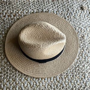 Banana republic hat. Brand new with tags